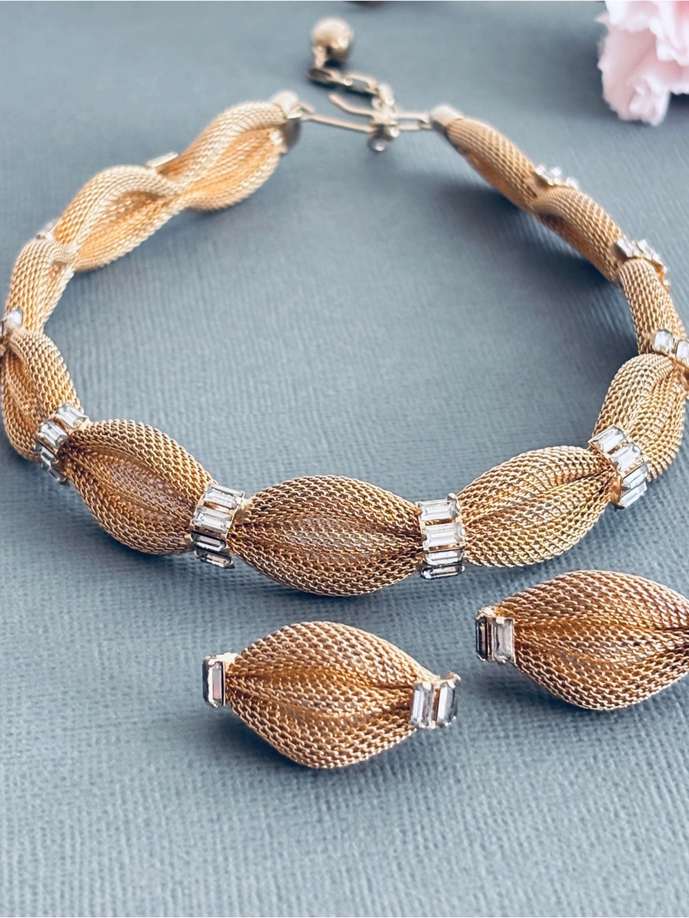 Gold-Tone Twisted Mesh Necklace and Clip Earrings Set Choker 1980s